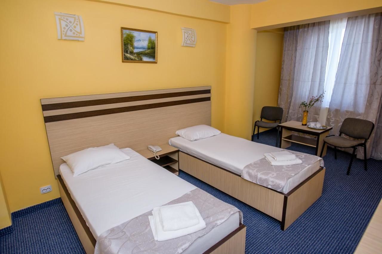 Отель Hotel Cora Констанца-35