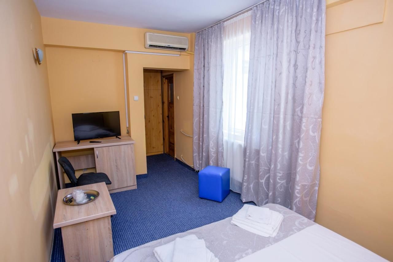 Отель Hotel Cora Констанца-39
